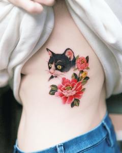 Stunning Rib Tattoos For Women with Meaning - mysteriousevent.com