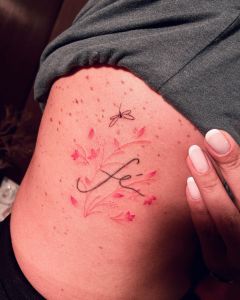 Stunning Rib Tattoos For Women with Meaning - mysteriousevent.com