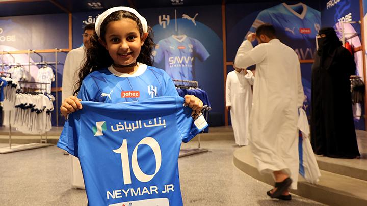 Fans Borong Jersey Terbaru Neymar di Klub Arab Saudi Al Hilal - foto  Tempo.co