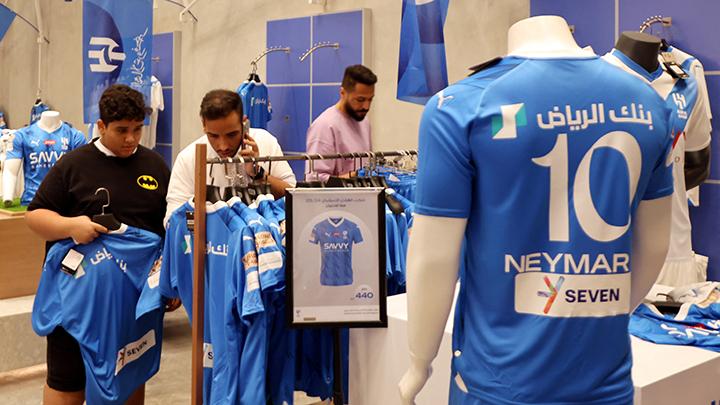 Fans Borong Jersey Terbaru Neymar di Klub Arab Saudi Al Hilal - foto  Tempo.co