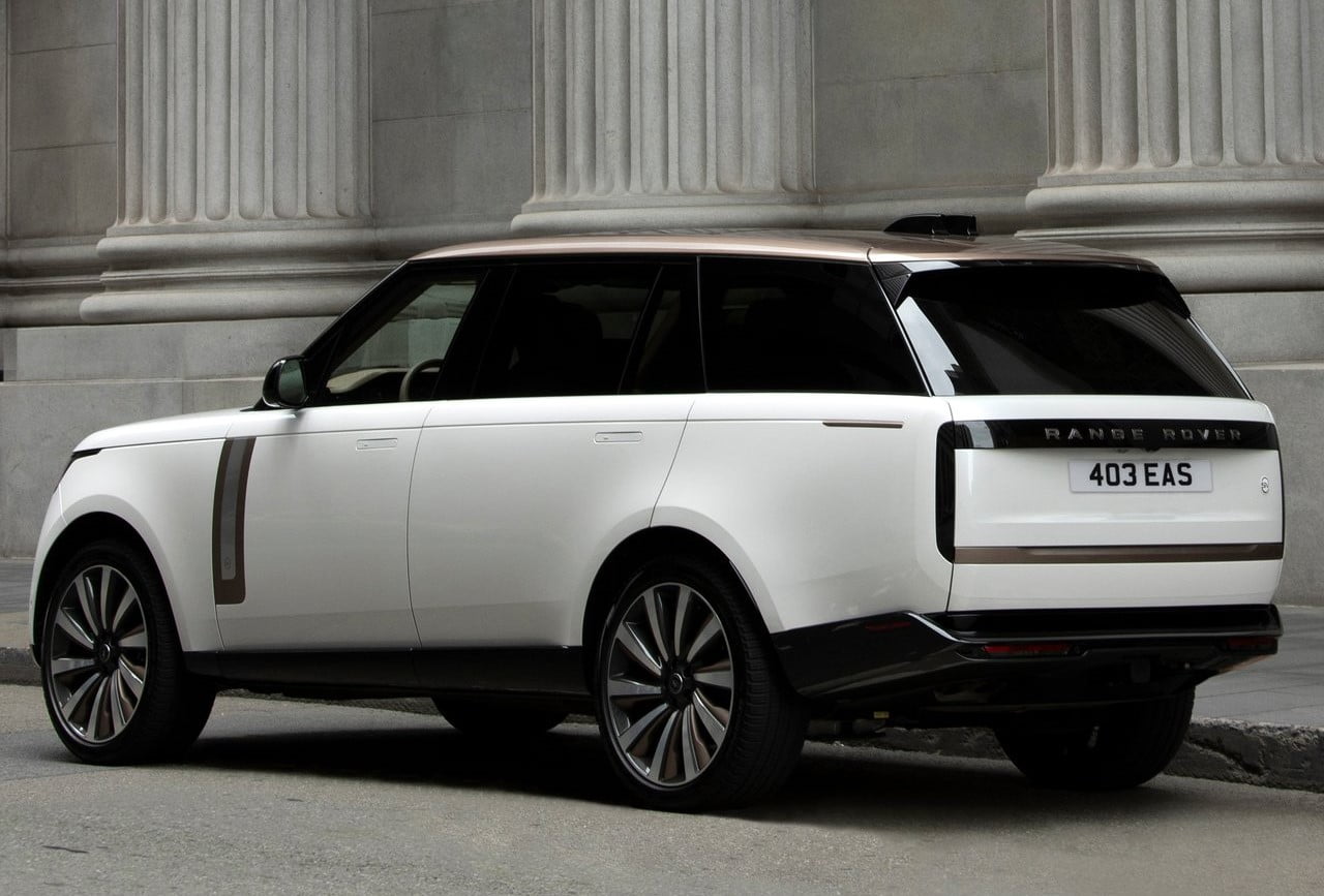 Land Rover Range Rover SV Serenity (2022) – Breaking International