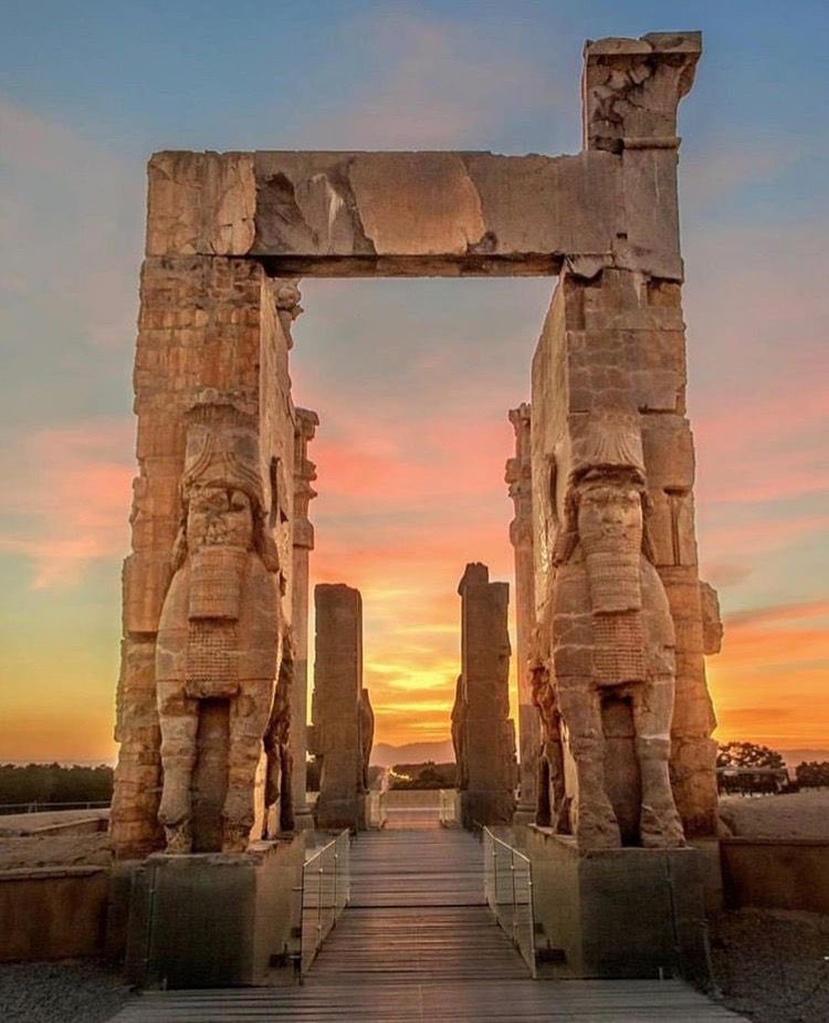 Thread by @surimana16, The Gate of All Nations in Persepolis, Iran was  built under the [...]