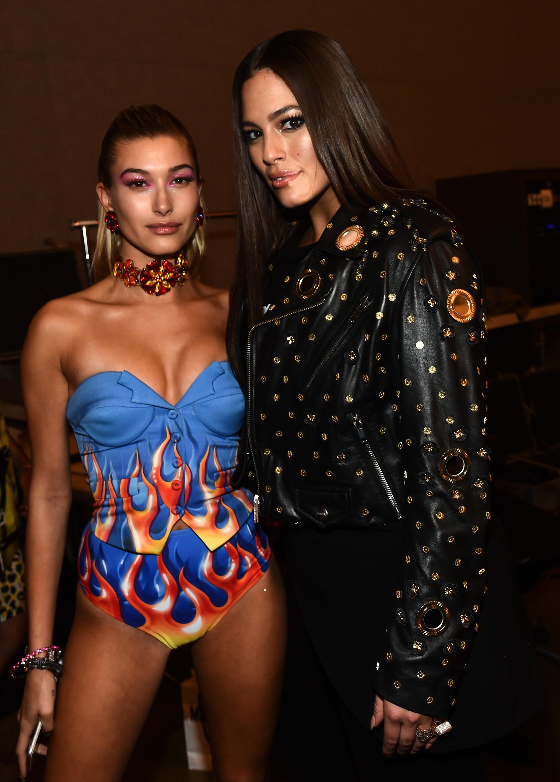 She had a catch up with fellow model Ashley Graham off the runway