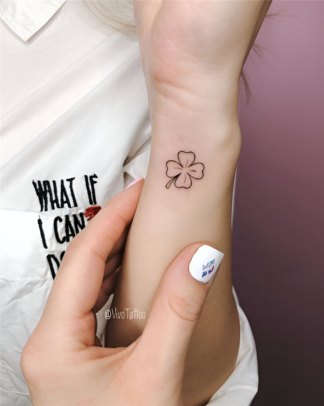 Charming And Fortunate Female Clover Tattoo Designs