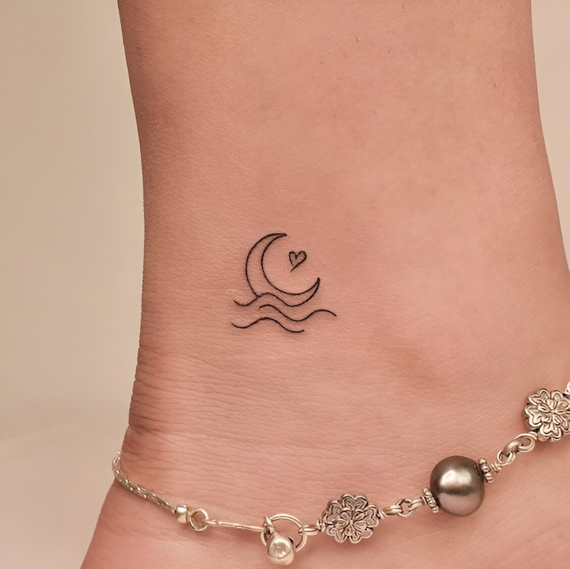 Small but Beautiful Feminine Tattoo Ideas