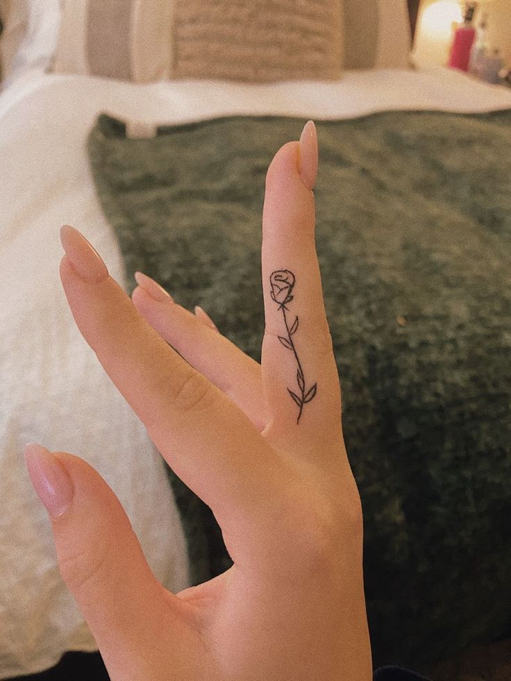 Small but Beautiful Feminine Tattoo Ideas