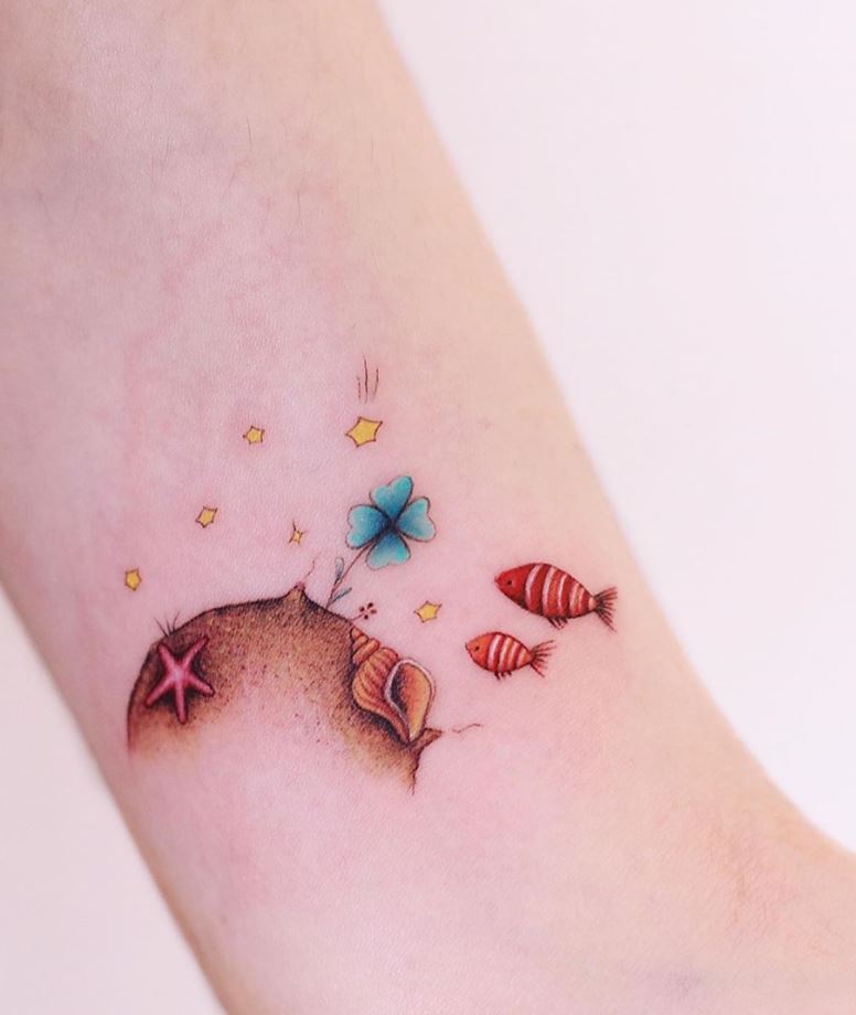 Cute minimalist watercolor tattoos you can't miss in 2023