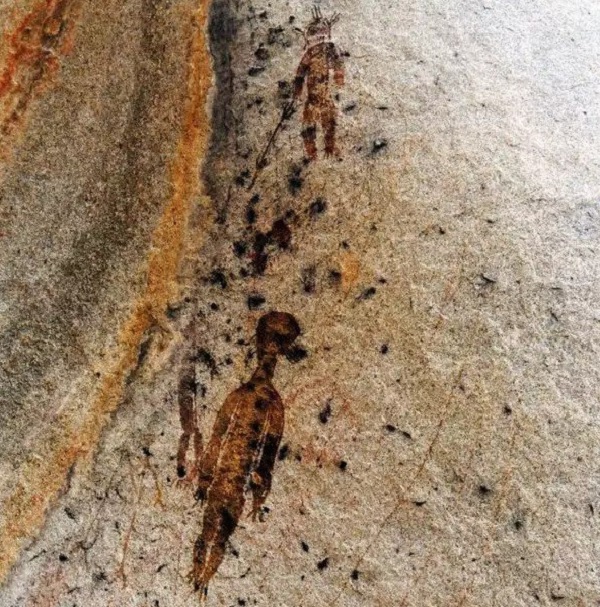 Unraveling the Enigma: 10,000-Year-Old Rock Paintings Depicting Aliens and UFOs Discovered in Chhattisgarh