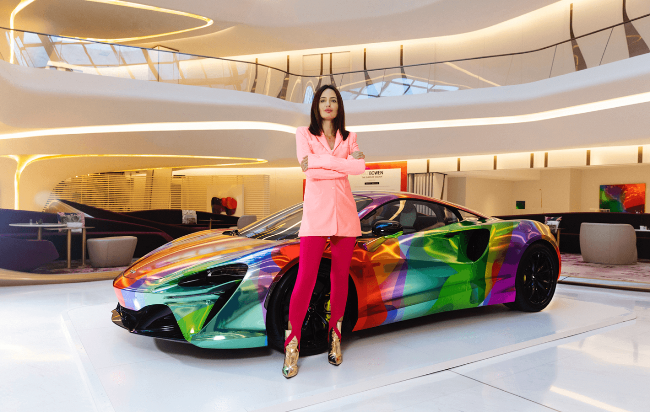 McLaren Artura Art Car: Reflecting and Absorbing Surroundings with Light Adaptation - ZONESH