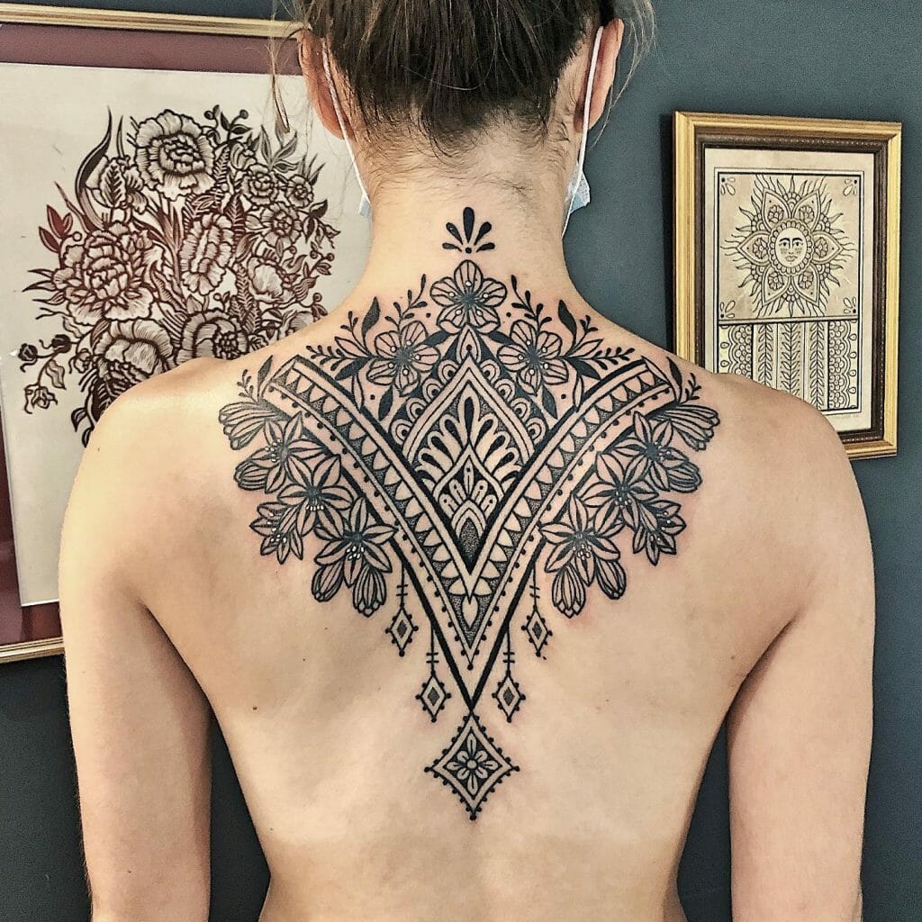 25+ Subtle Back Tattoos with a Hint of Mystery – congnghedaiviet.info