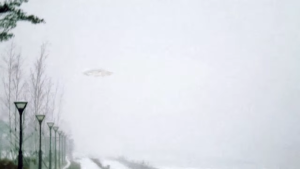 Witnessing a UFO appearing in the Russian sky caused a storm in the online community