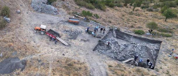 A cuneiform tablet with a previously unknown Indo-European language was discovered at this excavation site at the foot of Ambarlikaya in Boğazköy-Hattusha in Turkey. (Image: Andreas Schachner / Deutsches Archäologisches Institut)