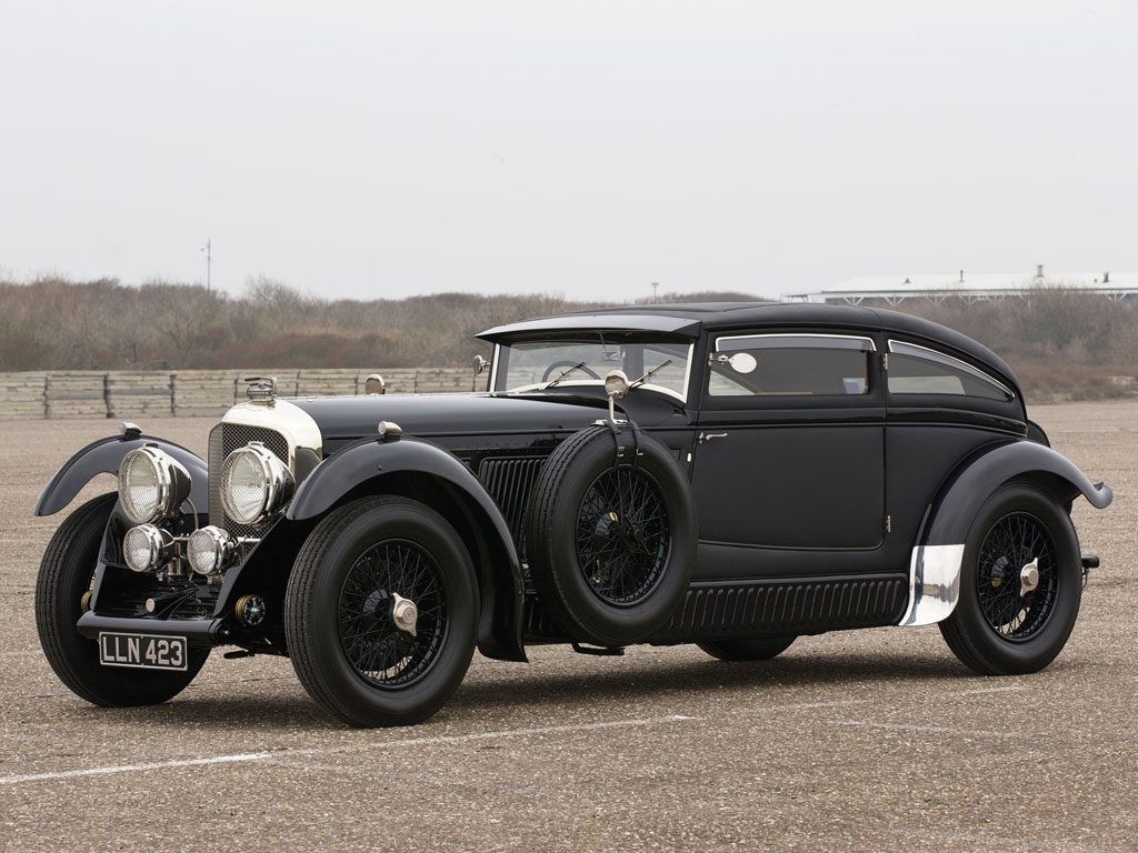 lamtac close up of the classic bentley supercar dubbed the green train the car changed world history 6532a7f8c5337 Close-Up Of The Classic Bentley 1930 Supercar, Dubbed The 'Green Train', The Car Changed World History