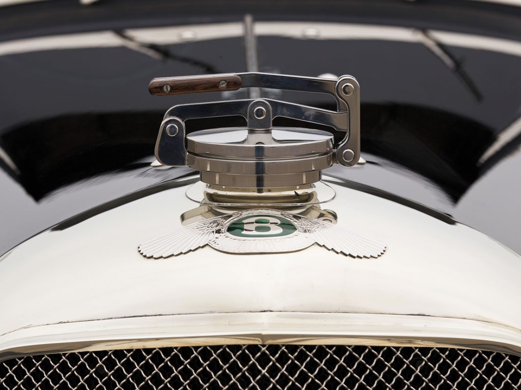 lamtac close up of the classic bentley supercar dubbed the green train the car changed world history 6532a801629ff Close-Up Of The Classic Bentley 1930 Supercar, Dubbed The 'Green Train', The Car Changed World History