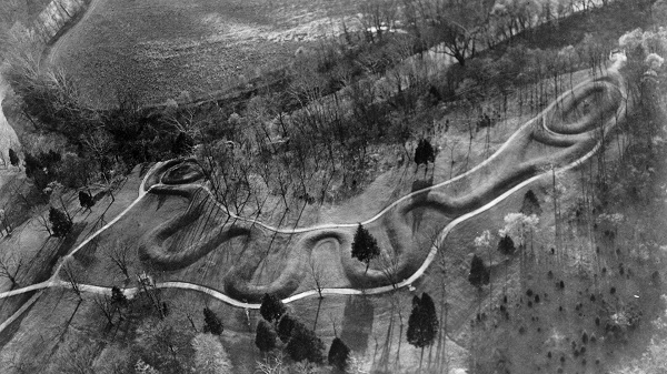 Was Serpent Mound Built by Ancient Aliens?