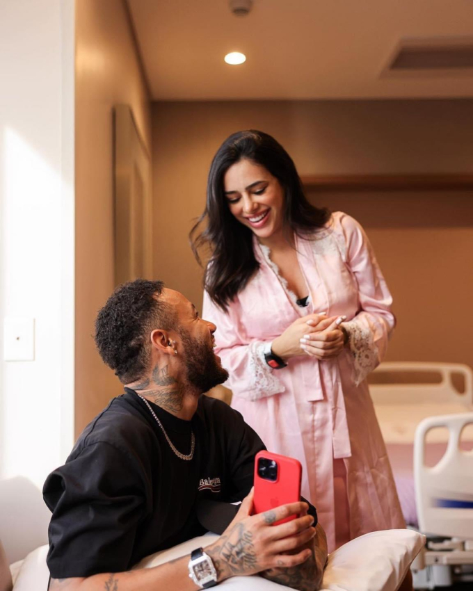 Breaking Doubts Amid Rumors, Neymar Joyfully Welcomes the Birth of His Daughter with Wife