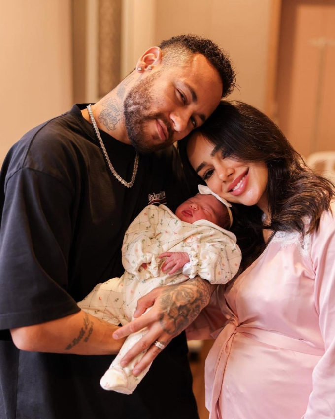 Breaking Doubts Amid Rumors, Neymar Joyfully Welcomes the Birth of His Daughter with Wife