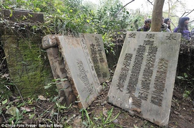 Haunting Discovery: 130-Year-Ol𝚍 Mummy With Ponytail Shocks Archaeologists, Reveals Qing Dynasty Treasure - Mnews