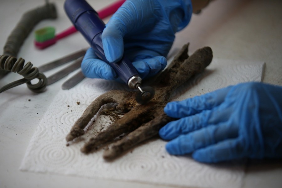 Archaeologists find 1700 year old trident