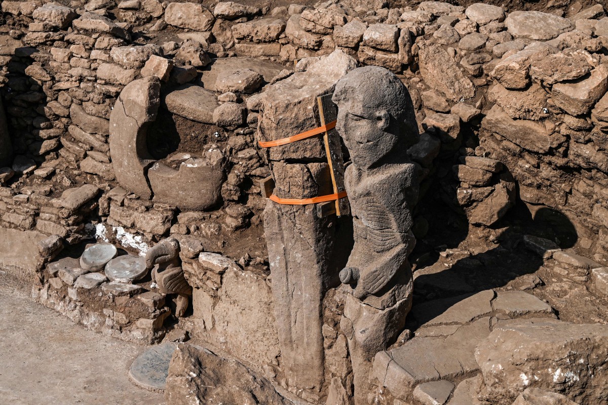 11,000-year-old statue of giant man clutching penis unearthed in Turkey