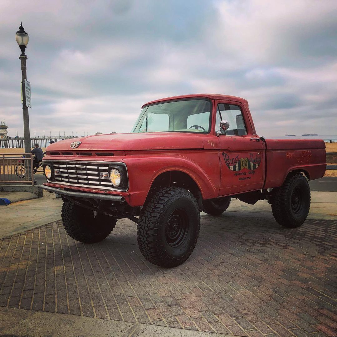 1979 Ford F250 2WD Long Bed Chassis 3.jpg