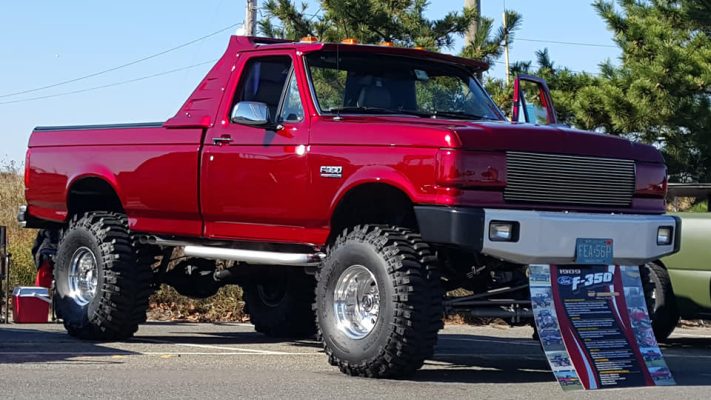1989 Ford F-350. 408 Stroker small block. 39.5 inch Boggers