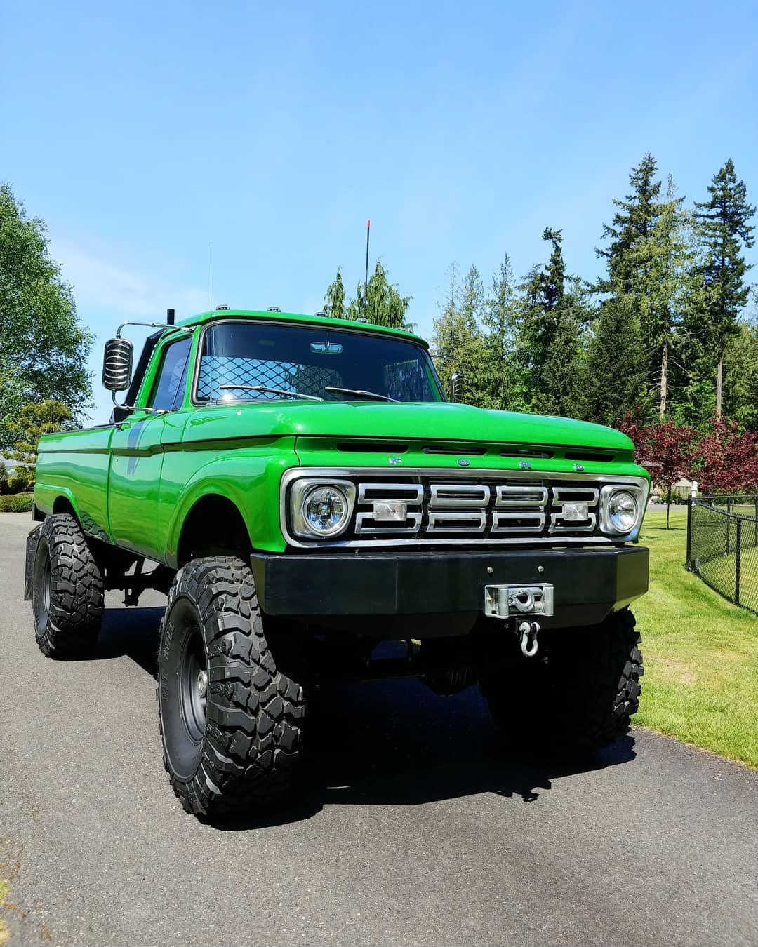 Exploring the 1965 Ford F100 with a '64 Grill on 41.5" Pitbull Tires