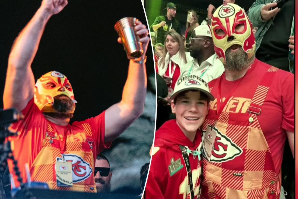 New York Post Sports on X: "Jason Kelce responds to plea from family to  return Super Bowl luchador mask to 8th grader https://t.co/Dc1tM0Q7iS  https://t.co/qoep8wKH7l" / X