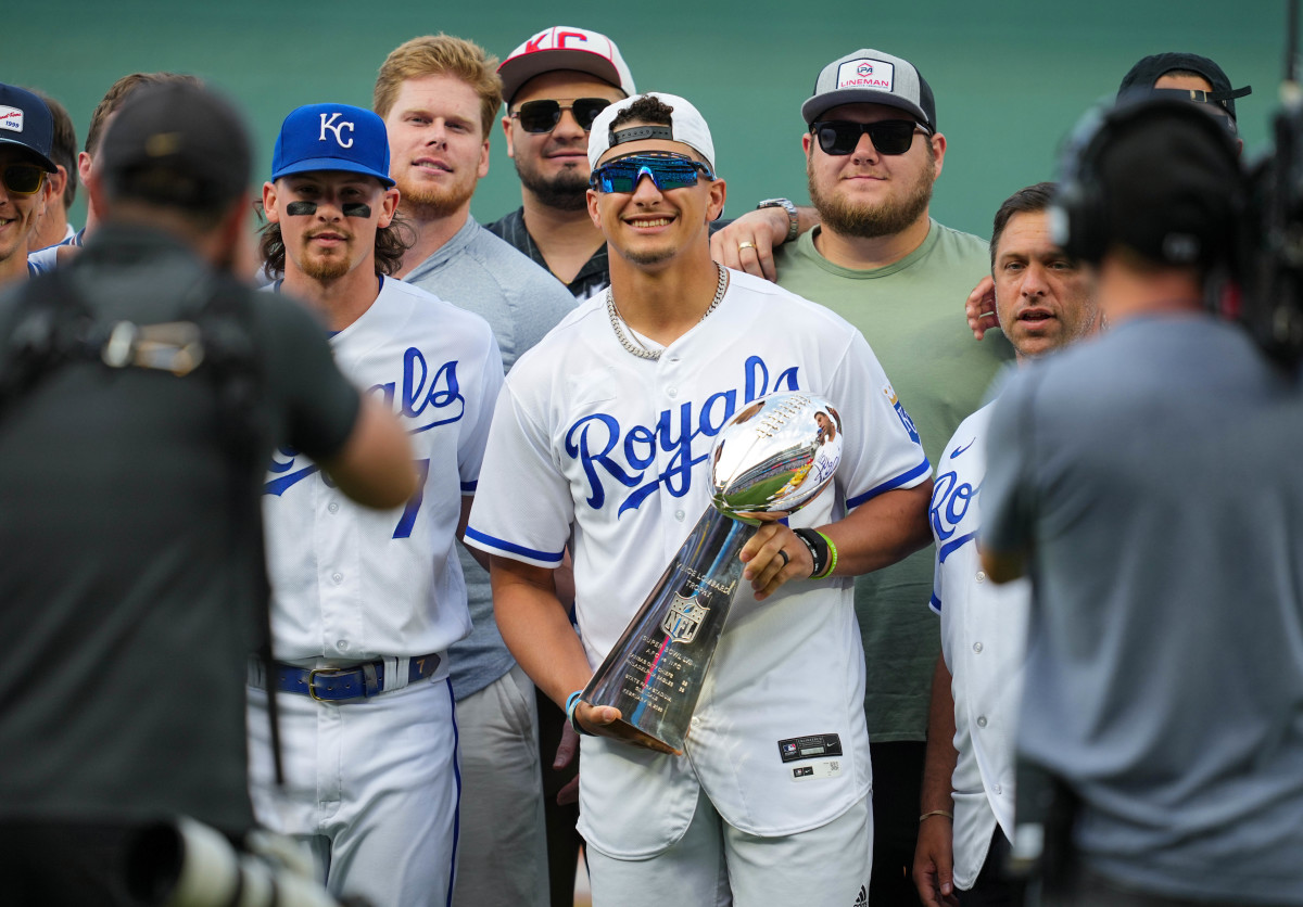 Royals shortstop Bobby Witt Jr. considers Chiefs quarterback Patrick Mahomes  a role model - A to Z Sports