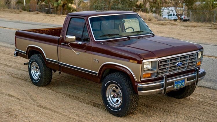 1986 FORD F-150 XLT LARIAT 4x4 V8 4.jpeg