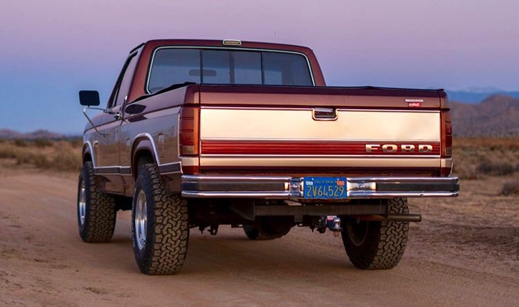 1986 FORD F-150 XLT LARIAT 4x4 V8 5.jpeg