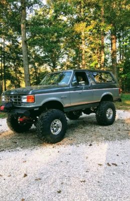 1988 Bronco 302 On 38’s Automatic