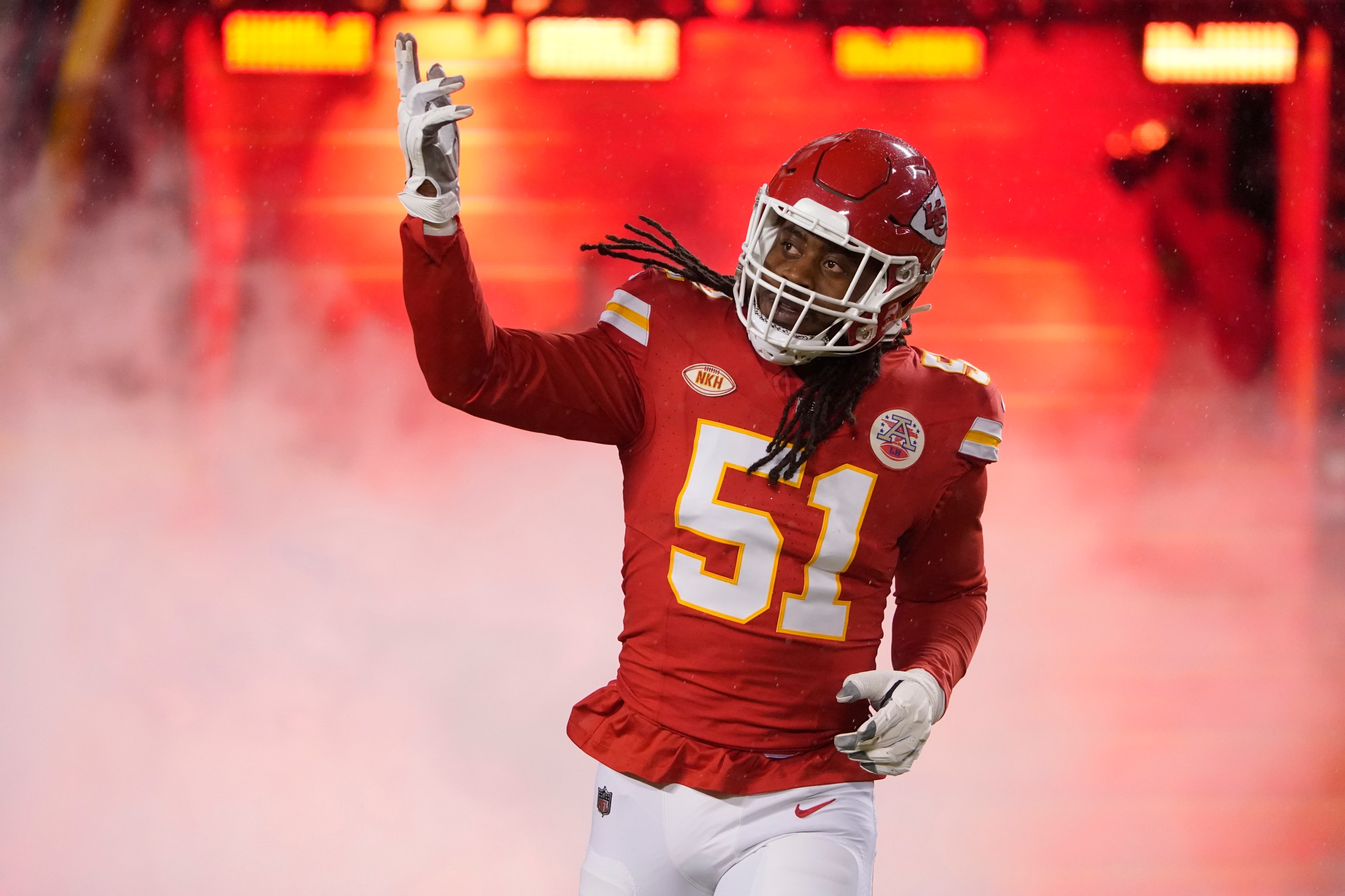 Chiefs re-sign DE Mike Danna to three-year contract: reports