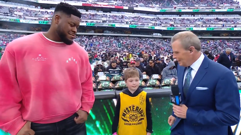 Former Tennessee Vols OL Trey Smith is featured at WrestleMania for heroic  act with young fan