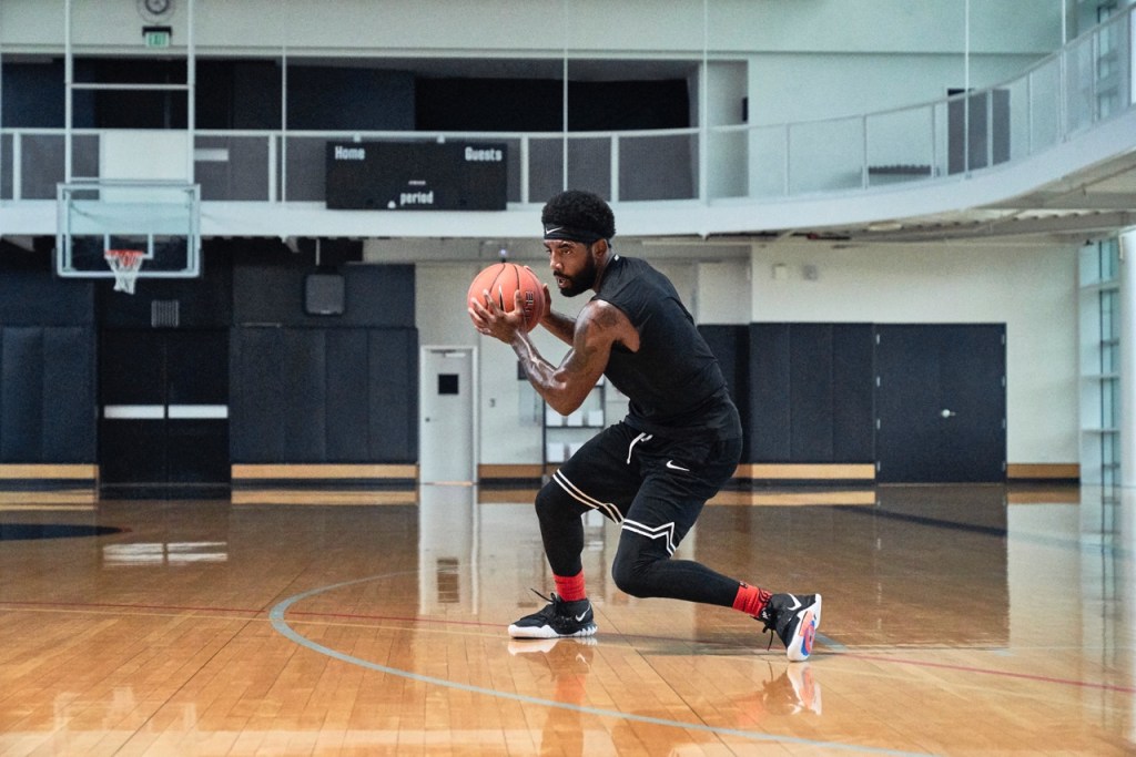 Kyrie Irving Laces The Nike Kyrie On-Court Sneaker Freaker |  peacecommission.kdsg.gov.ng