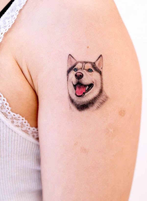 Adorable husky tattoo by @paw.tattoo