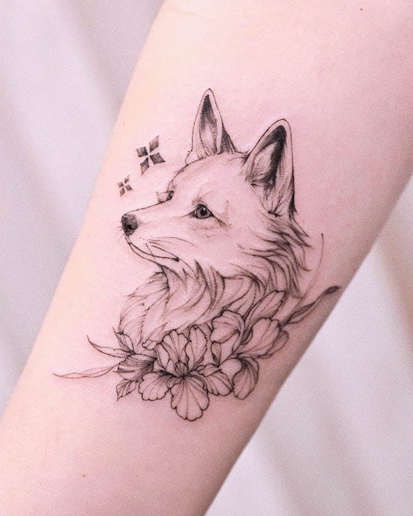 Flowers and fox tattoo by @kimi_tattooist