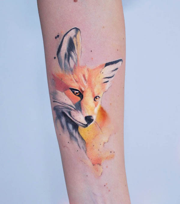 Stunning fox tattoo by @aleksandrakatsan
