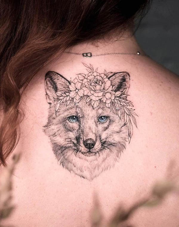 Stunning fox back tattoo by @solovyovatattooer