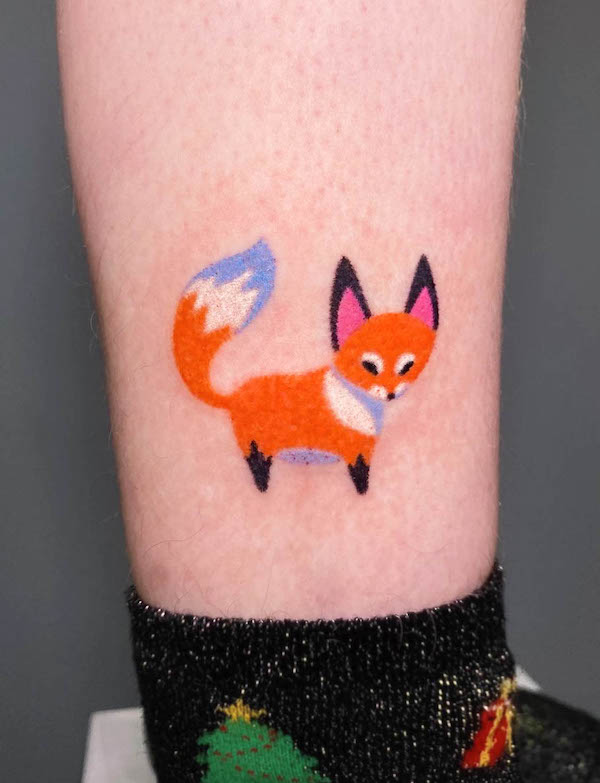 Cute little fox tattoo by @sky_coyote