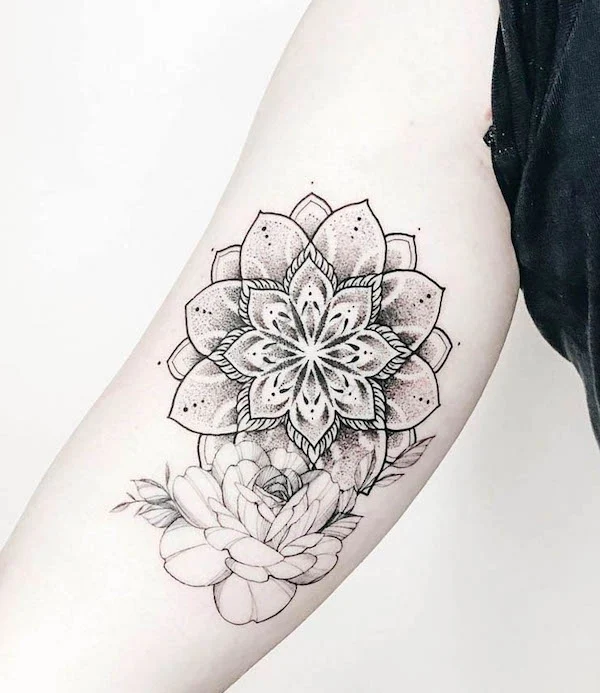 Floral mandala tattoo by @claudiablont_tattoo