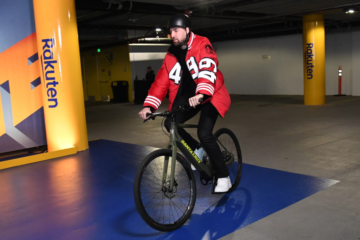 Watts Going On – NBA Star Klay Thompson Uses Electric Bike to Commute to Game