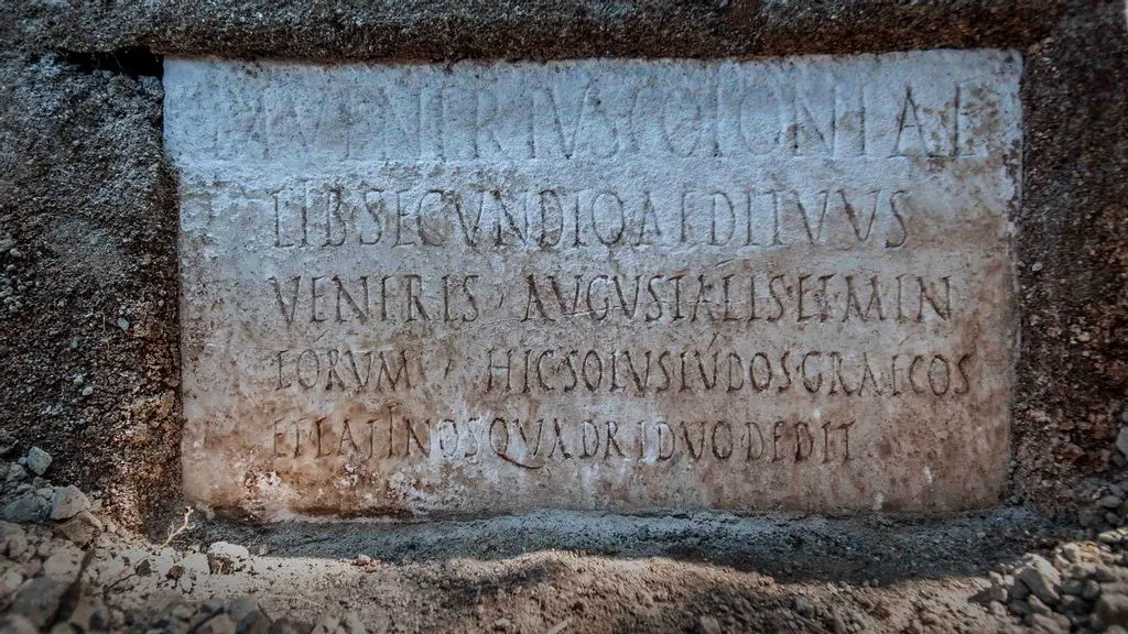 This inscription reveals who was buried in the tomb.