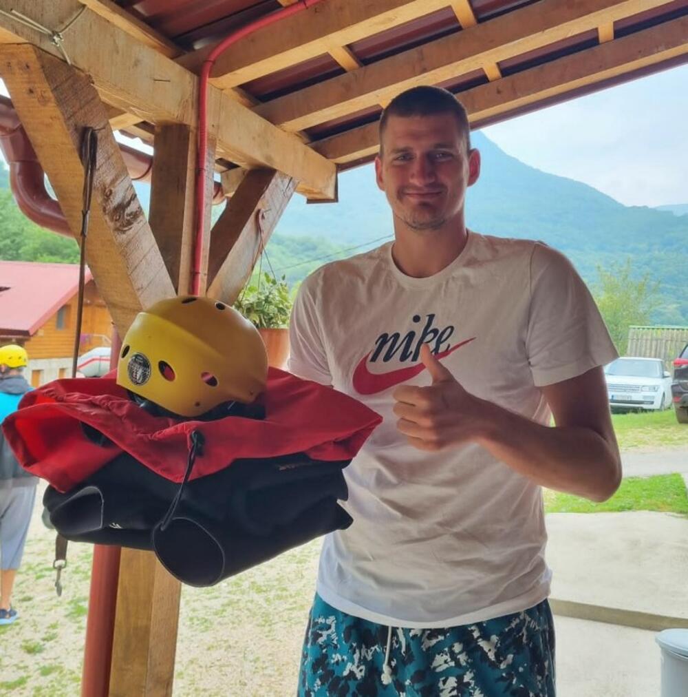 Nikola Jokić opet na raftingu