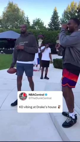 What position would KD play in football tho  #kevindurant #drake  #shoutoutot (h/t drakedirect_/X)