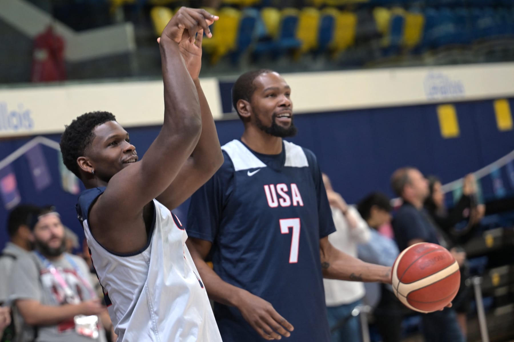 Kevin Durant Responds to Viral Photo of Anthony Edwards Dunk over Him at  USA Practice | News, Scores, Highlights, Stats, and Rumors | Bleacher Report