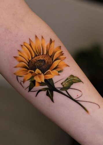 23 Vibrant Color Flower Tattoo Ideas