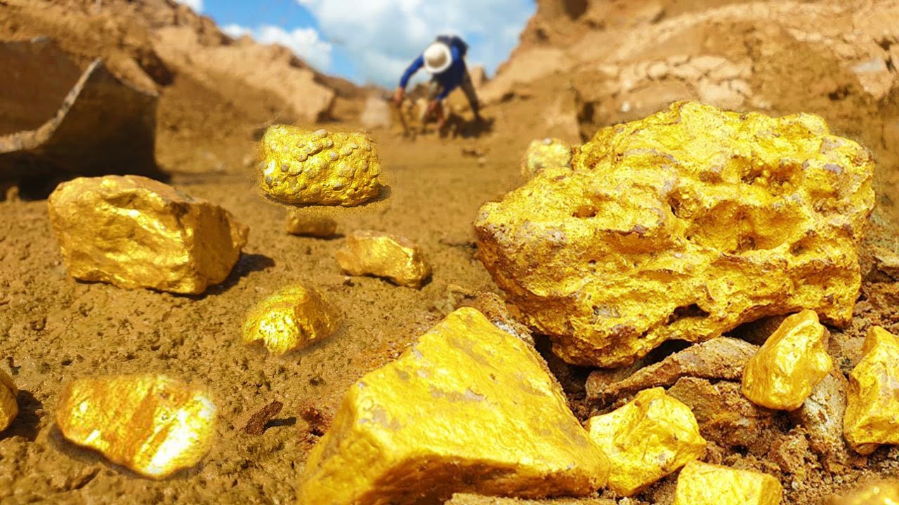 OMG Lucky Lucky Day! Mining Gold - Finding and digging gold. - YouTube