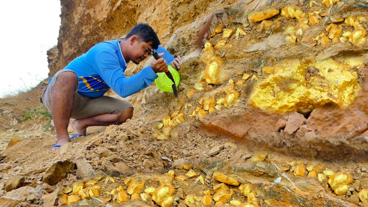 Treasure Hunting! Finding for gold at the mountain- Found a lot of gold  mining gold, Mining Exciting