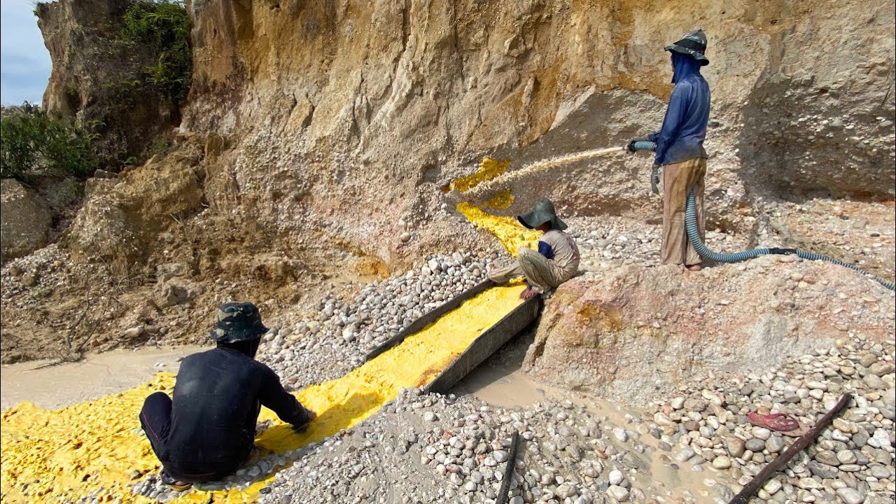 MY COUNTRY OF INDONESIA, GOLD MINING AREA IN INDONESIA~ FOUND GOLD NUGGETS~खजाना - YouTube